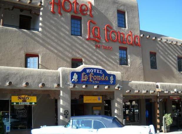 Hotel La Fonda De เทาส์ ภายนอก รูปภาพ
