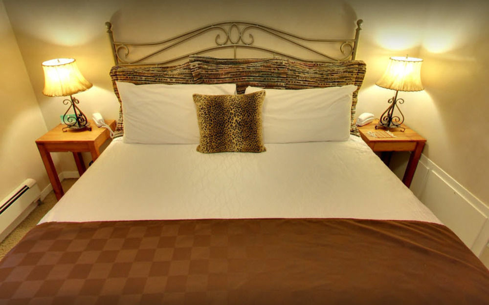 Hotel La Fonda De เทาส์ ภายนอก รูปภาพ