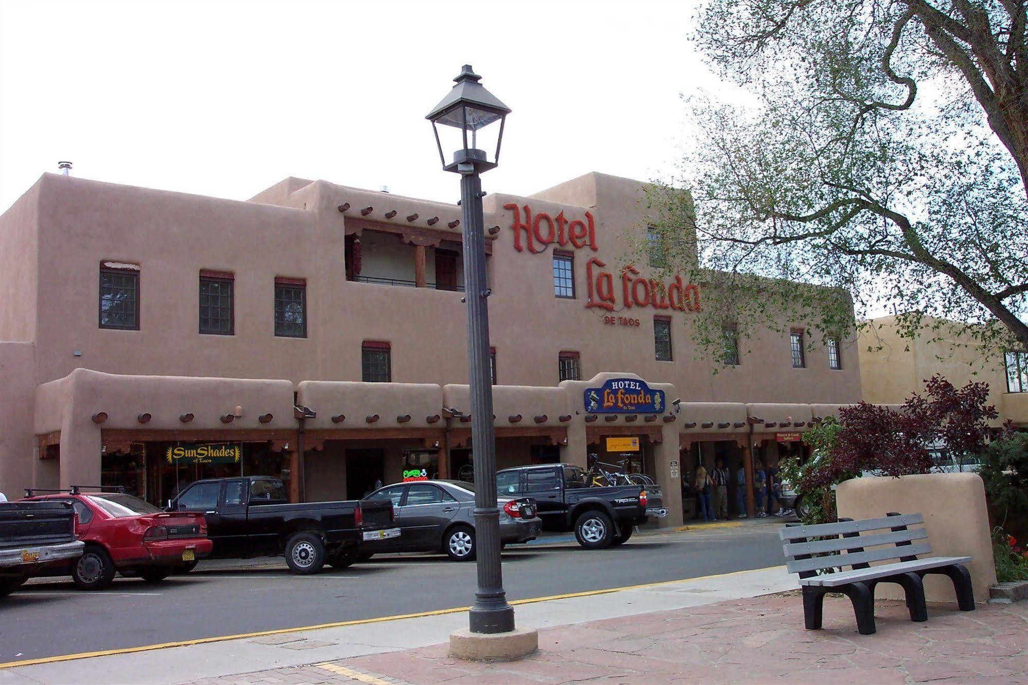 Hotel La Fonda De เทาส์ ภายนอก รูปภาพ